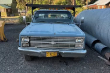 Image of front of shop truck