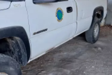 Image of left side of sign pickup